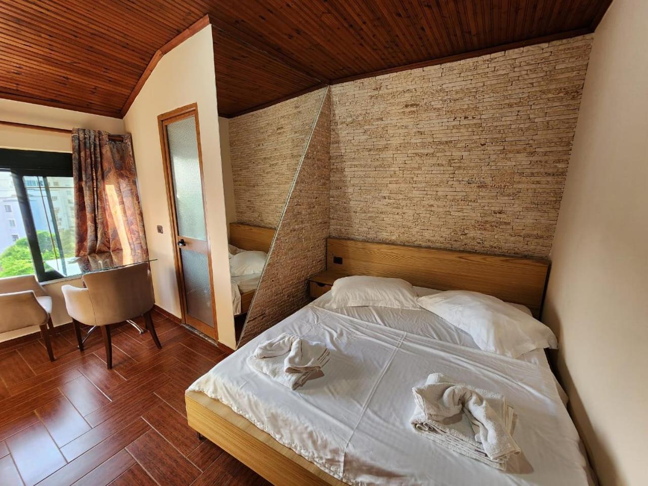 Hotel Studenti Tirana Buitenkant foto