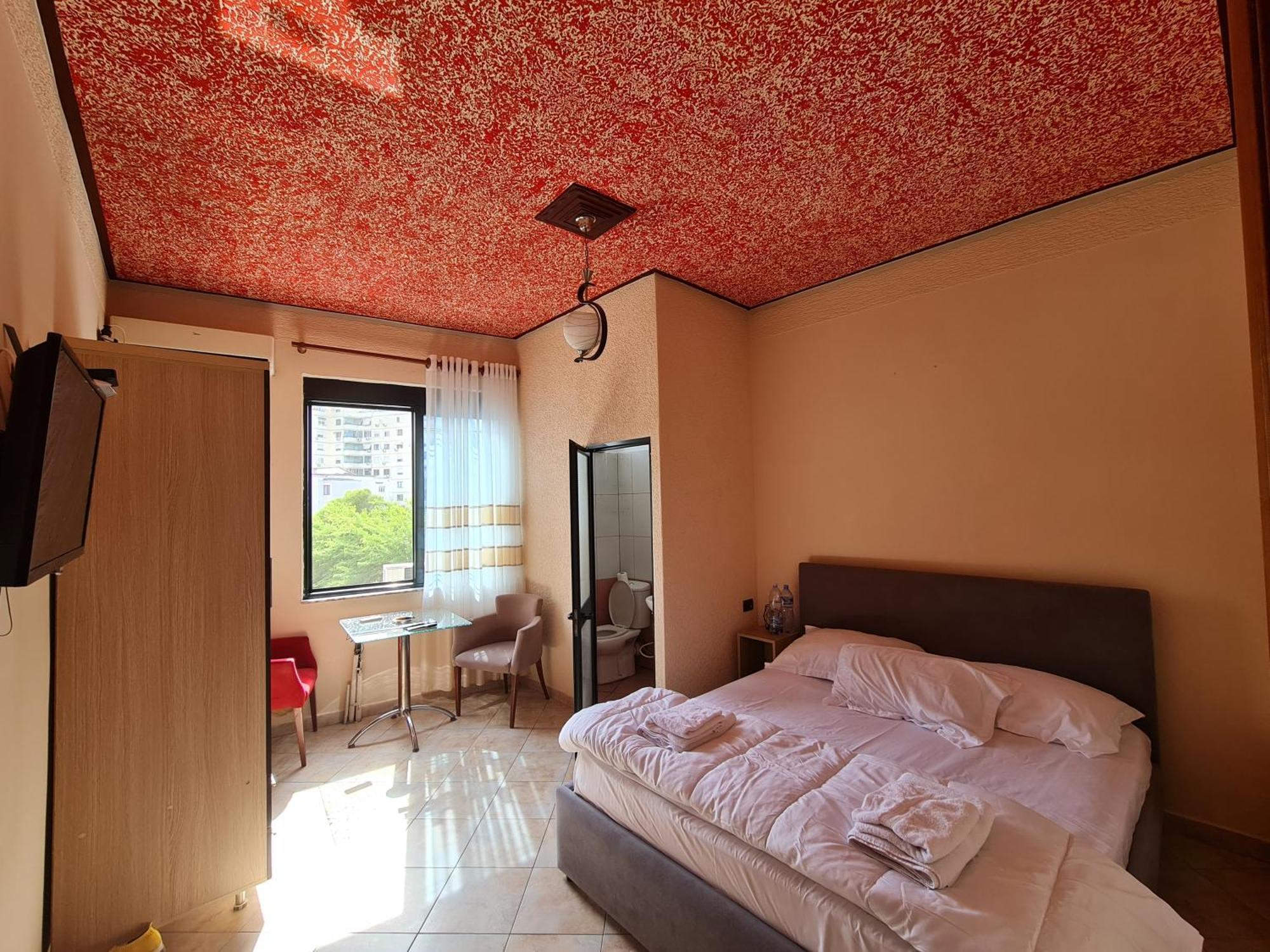 Hotel Studenti Tirana Buitenkant foto