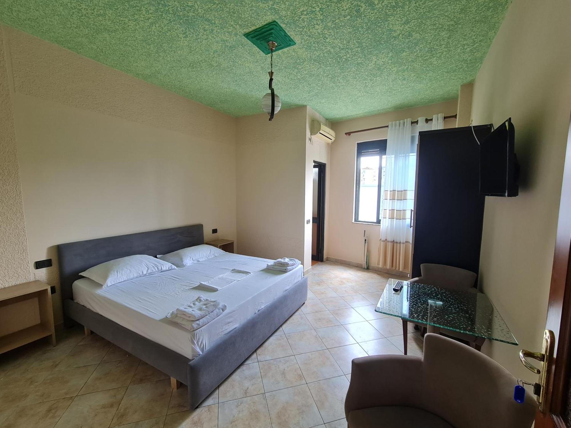 Hotel Studenti Tirana Buitenkant foto