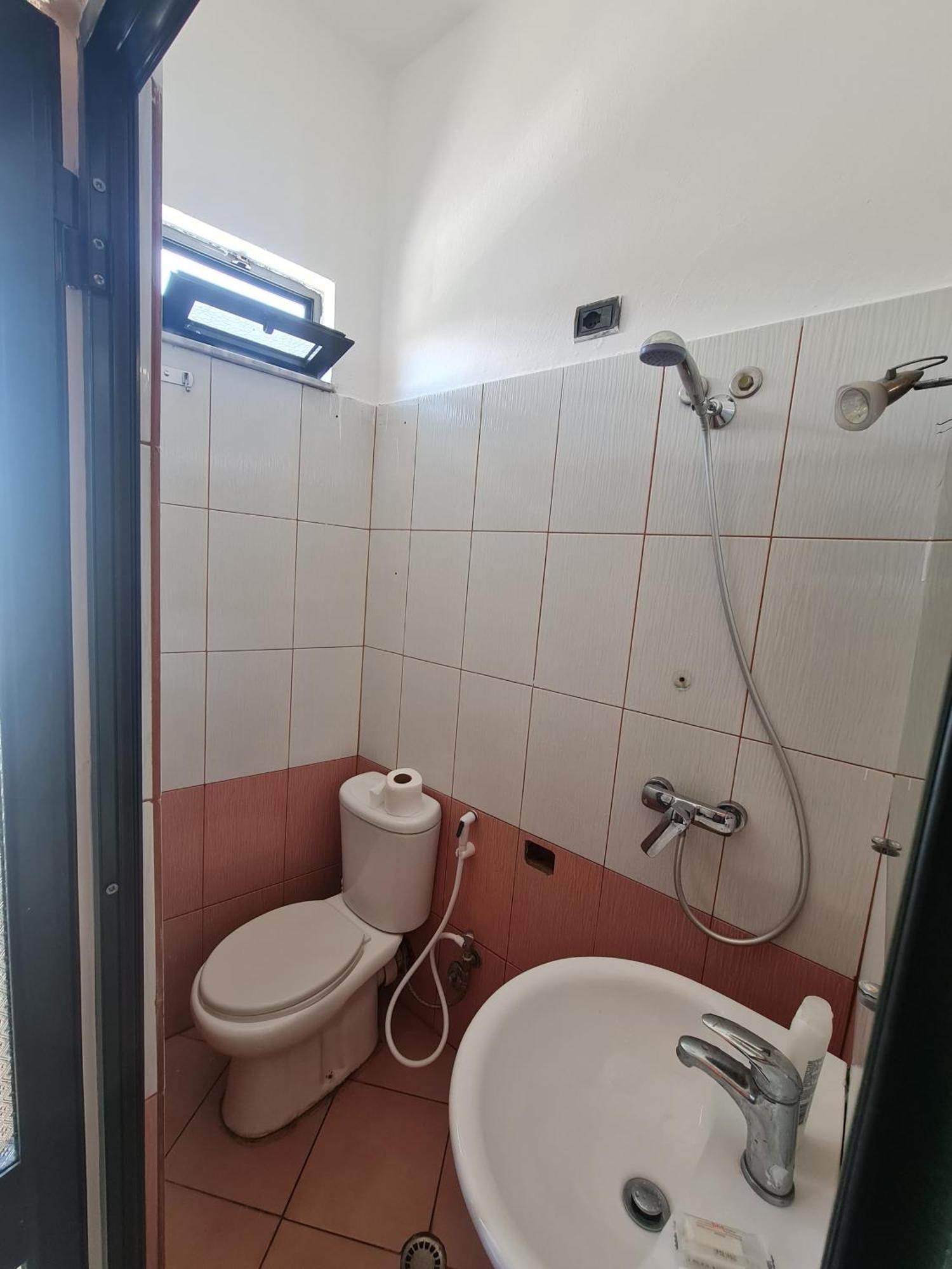 Hotel Studenti Tirana Buitenkant foto