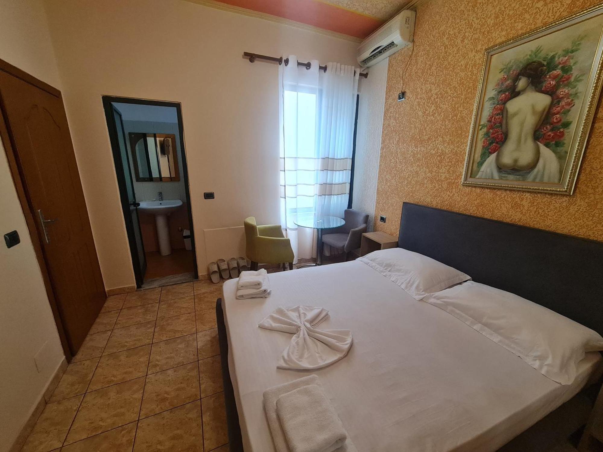 Hotel Studenti Tirana Buitenkant foto