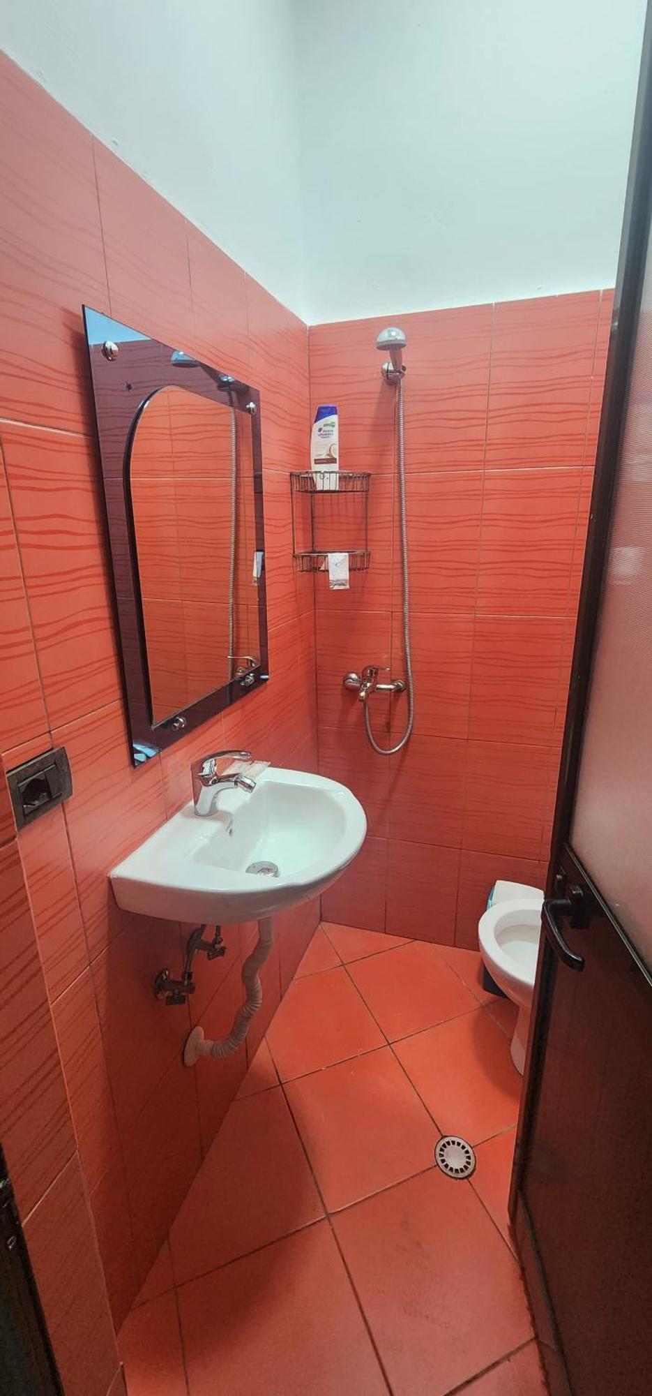 Hotel Studenti Tirana Buitenkant foto